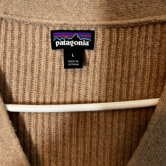 Patagonia Women's Recycled Wool-Blend Cardigan in El Cap Khaki Size L - Picture 5 of 9